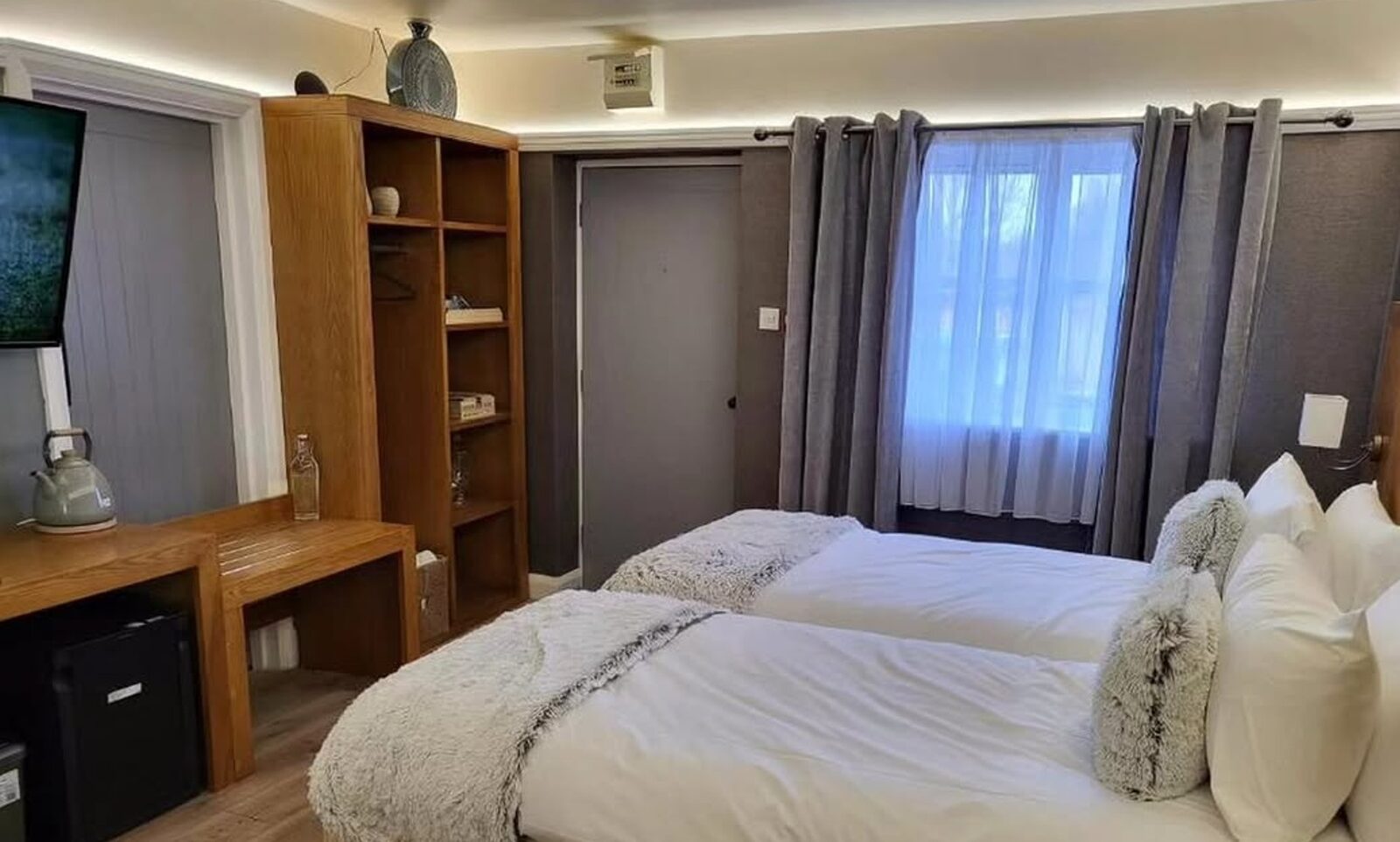 Room 4 bathroom
